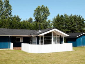 Three-Bedroom Holiday home in Oksbøl 17